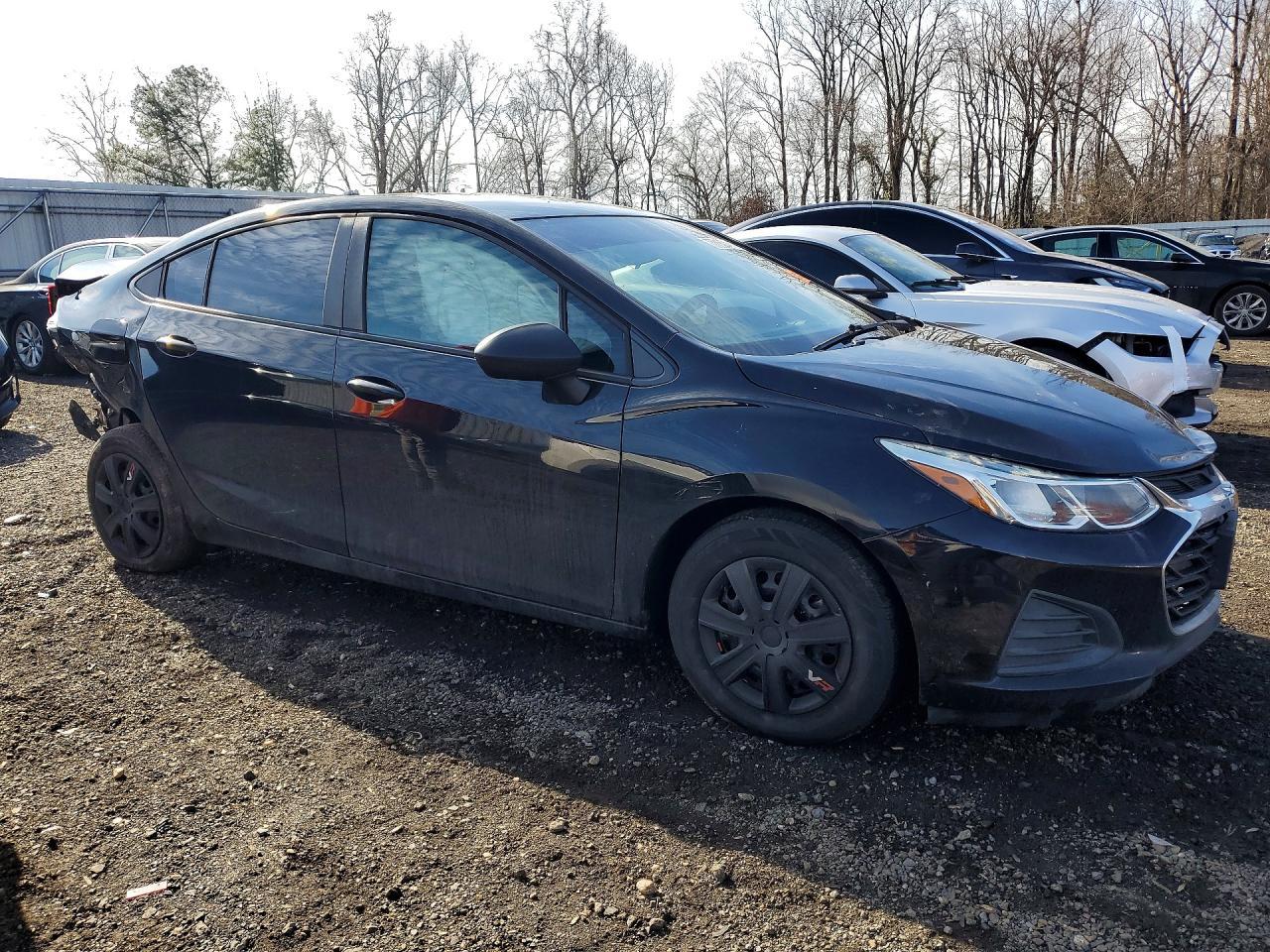 2019 Chevrolet Cruze Ls - Фото 4