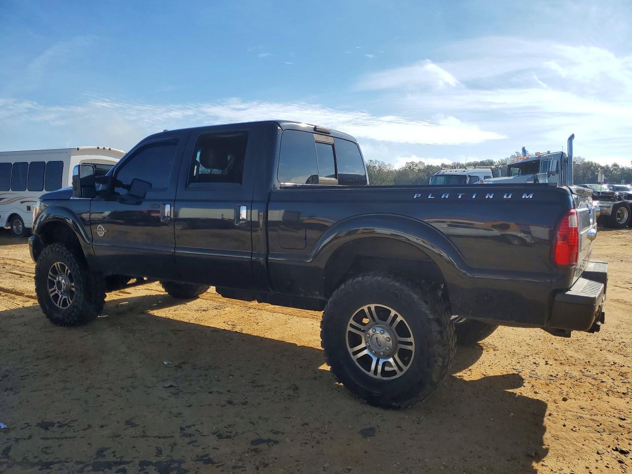 2013 Ford F350 Super Duty - Фото 2