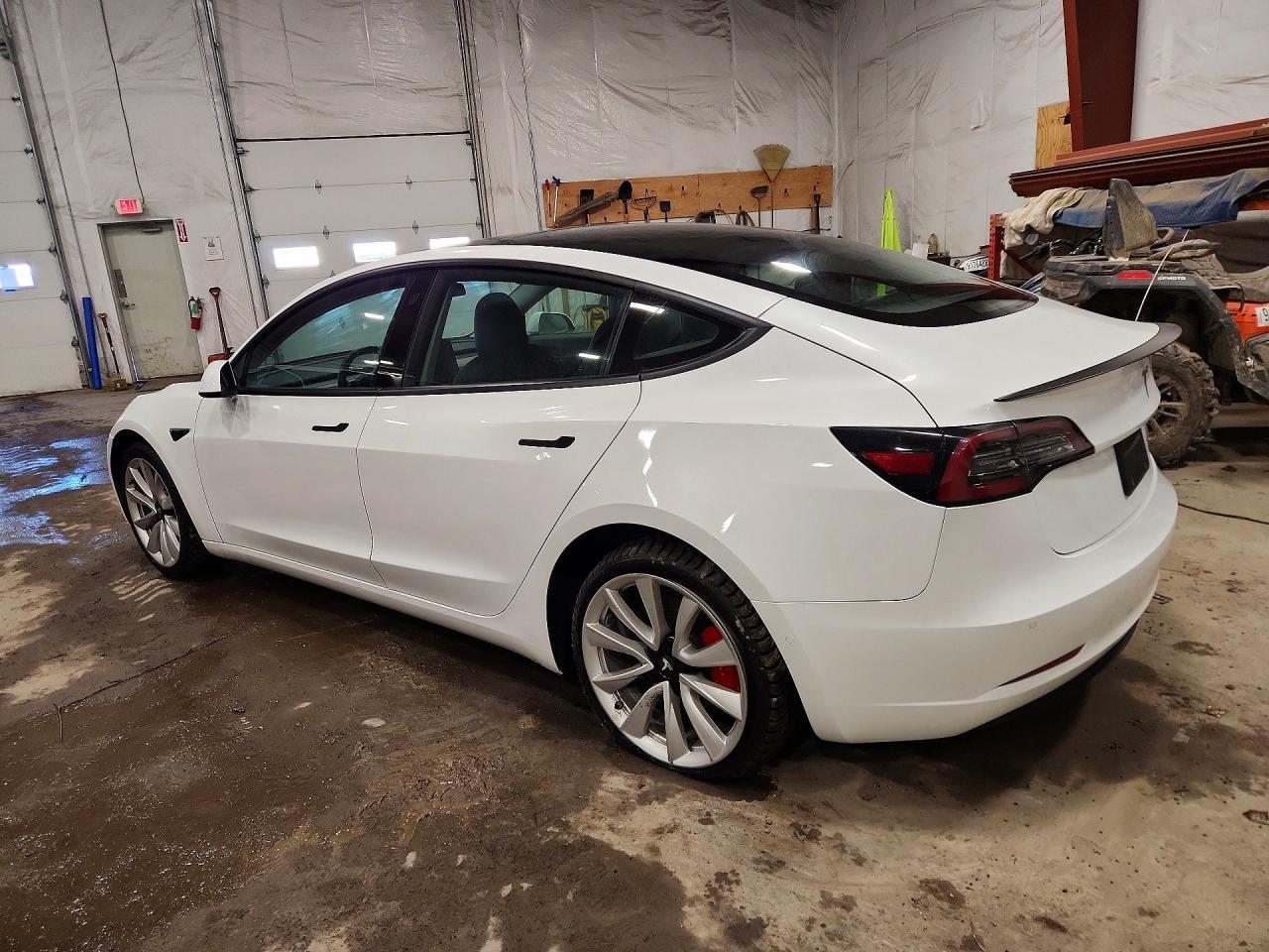 2021 Tesla Model 3 - Фото 2
