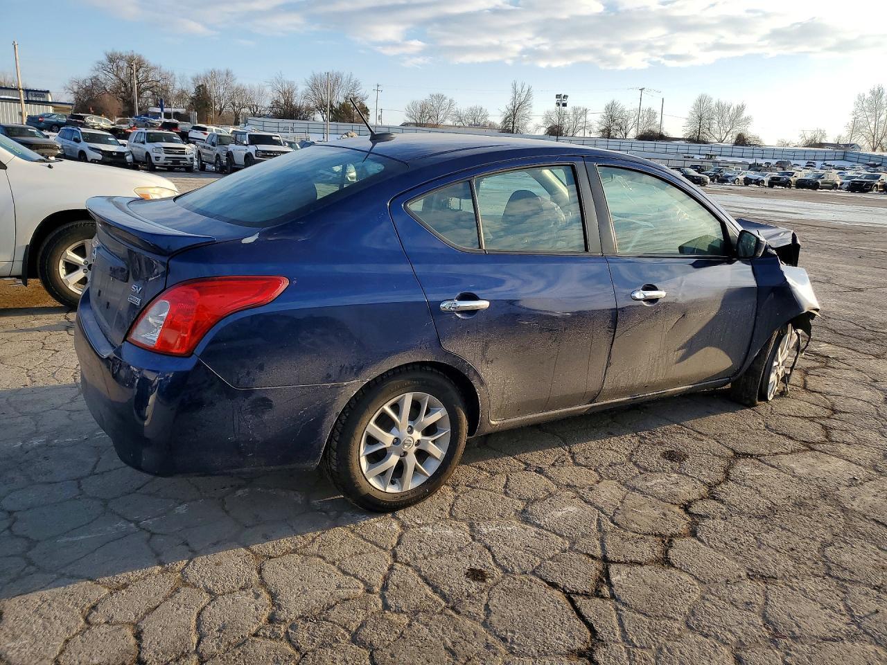 2018 Nissan Versa Sv - Фото 3