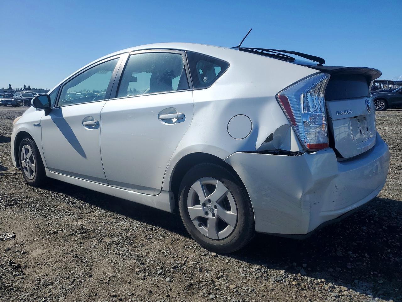 2010 Toyota Prius - Image 2