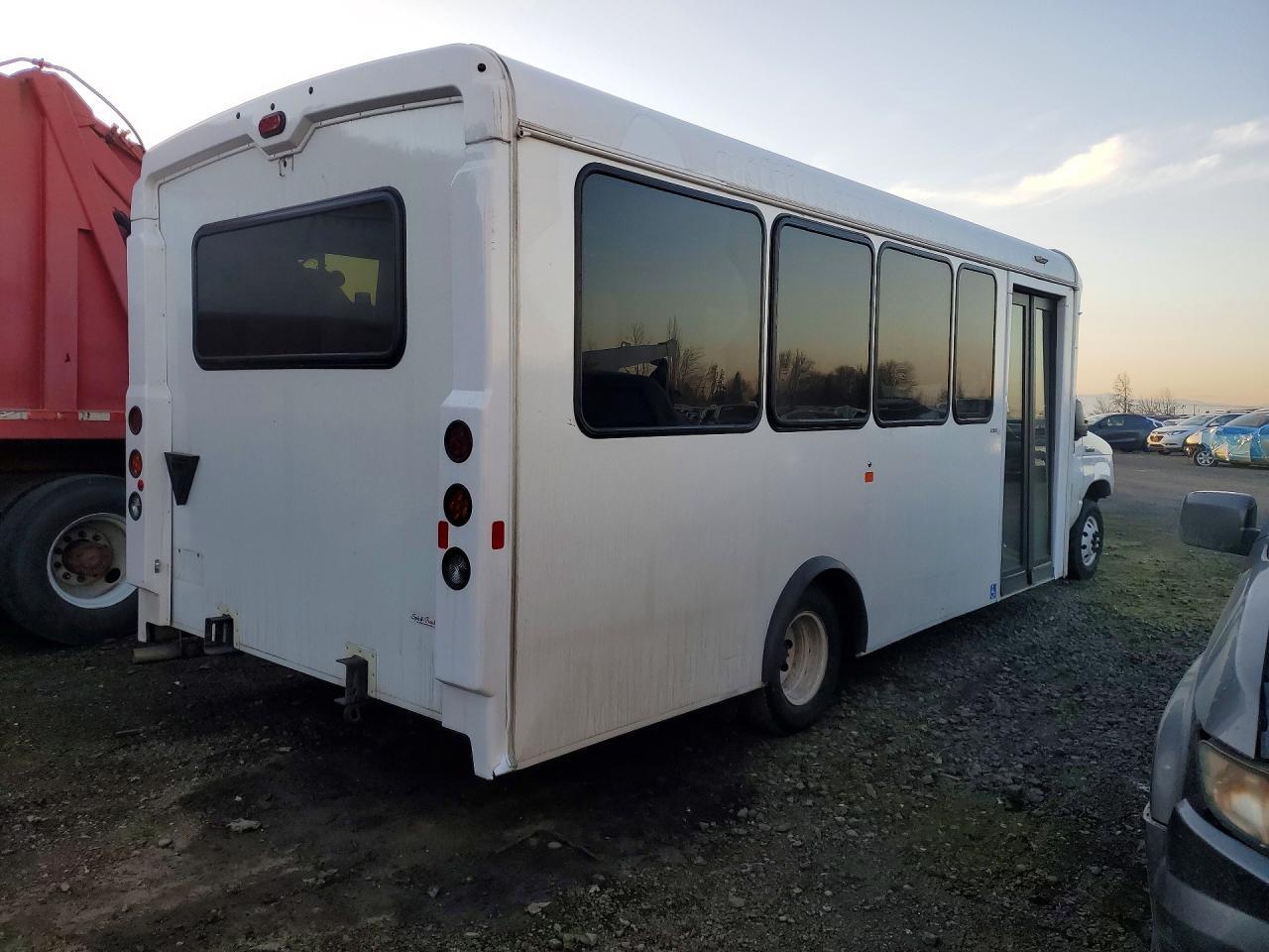 2022 Ford E450 Shuttle Bus - Image 3