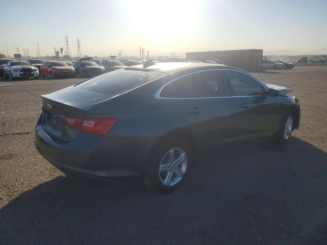 2020 Chevrolet Malibu Ls - Фото 3