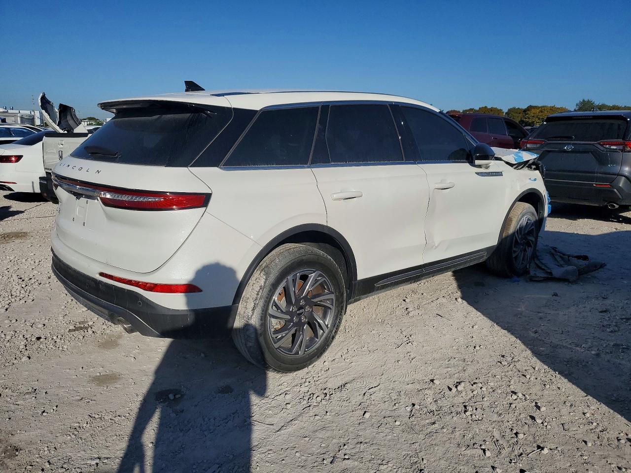 2023 Lincoln Corsair - Фото 3