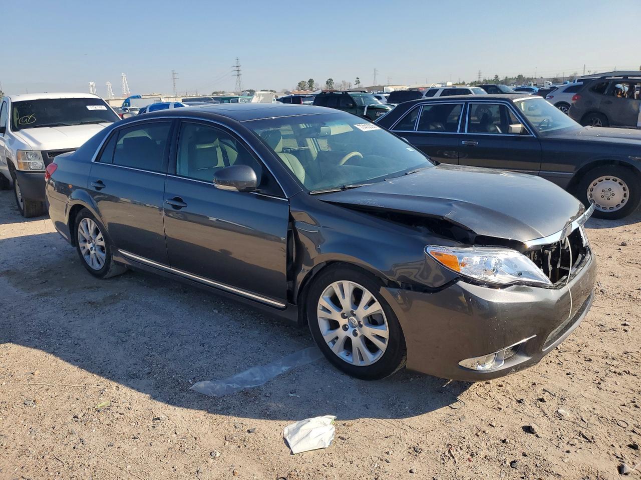 2012 Toyota Avalon Base - Image 4