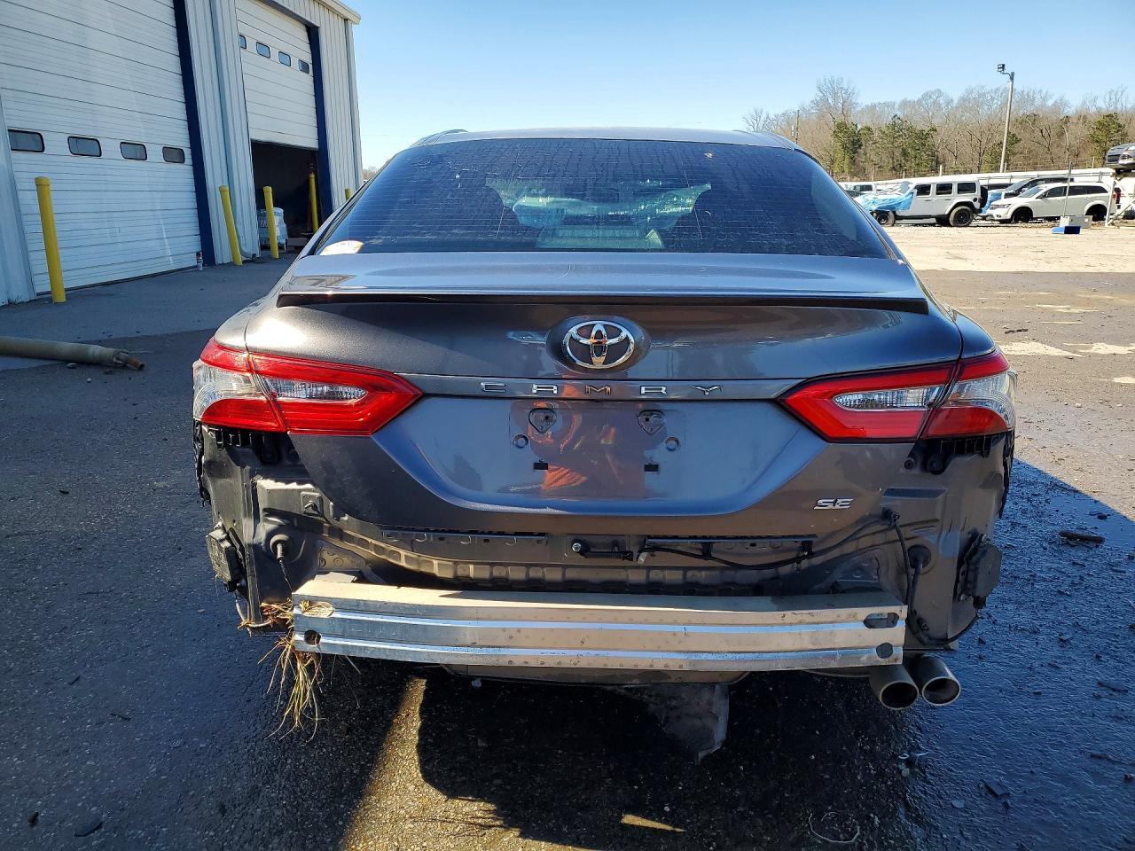 2018 Toyota Camry L - Фото 6