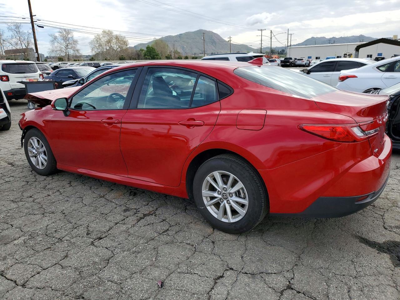 2025 Toyota Camry Le - Фото 2