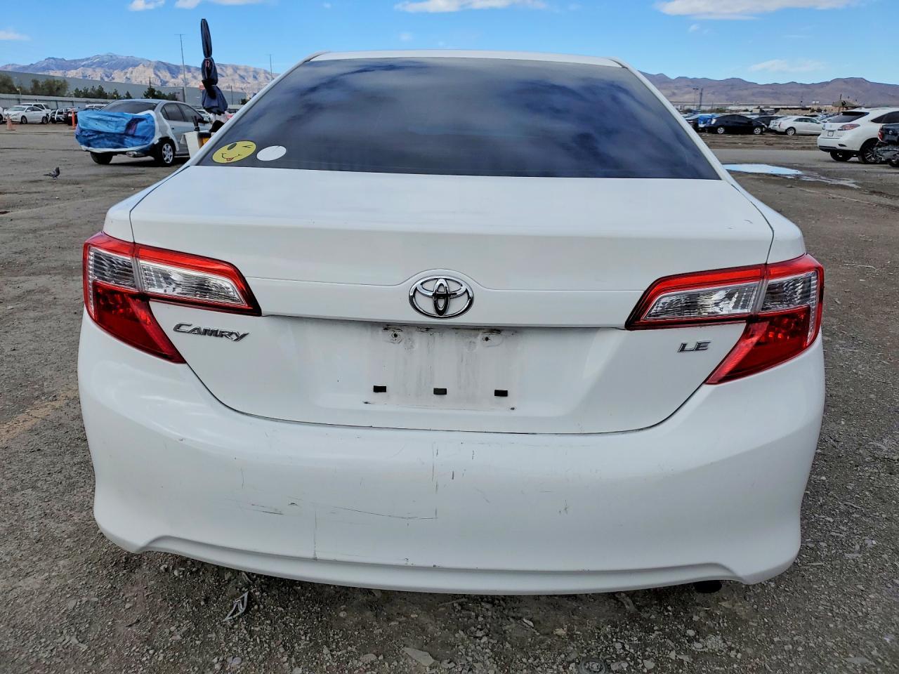 2012 Toyota Camry Le - Фото 6