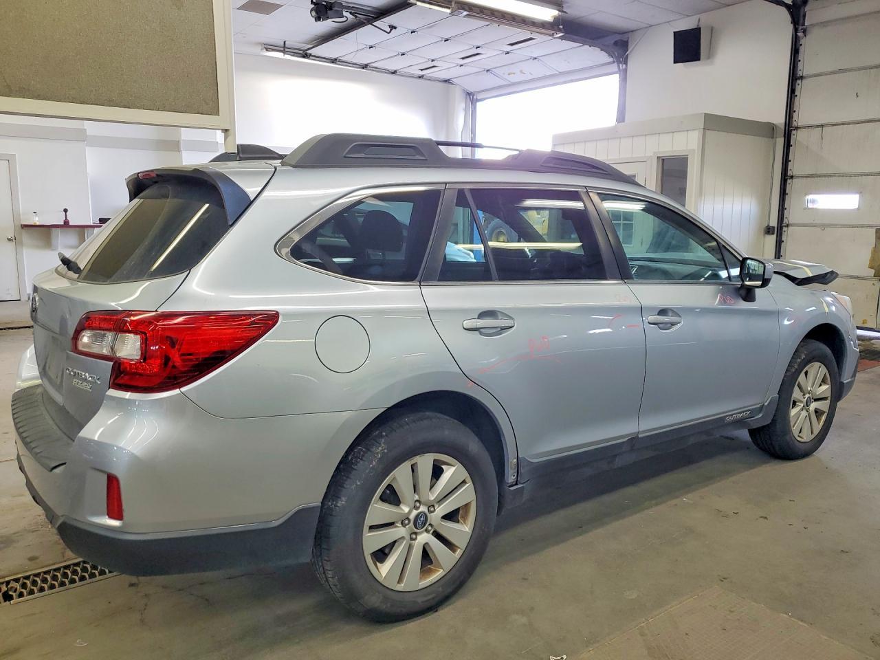 2017 Subaru Outback 2.5I Premium - Image 3