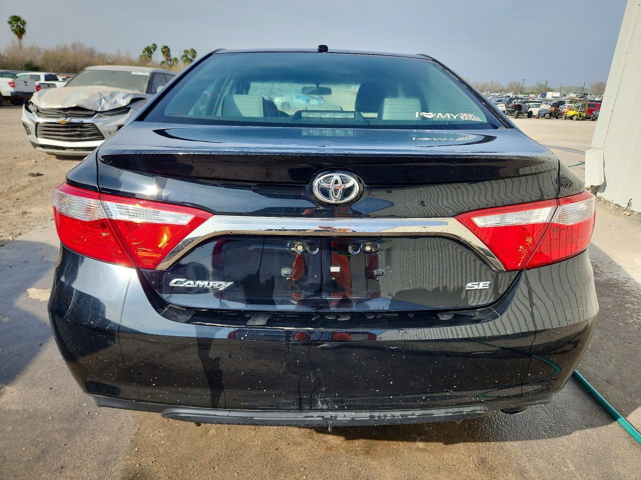 2016 Toyota Camry Le - Фото 6