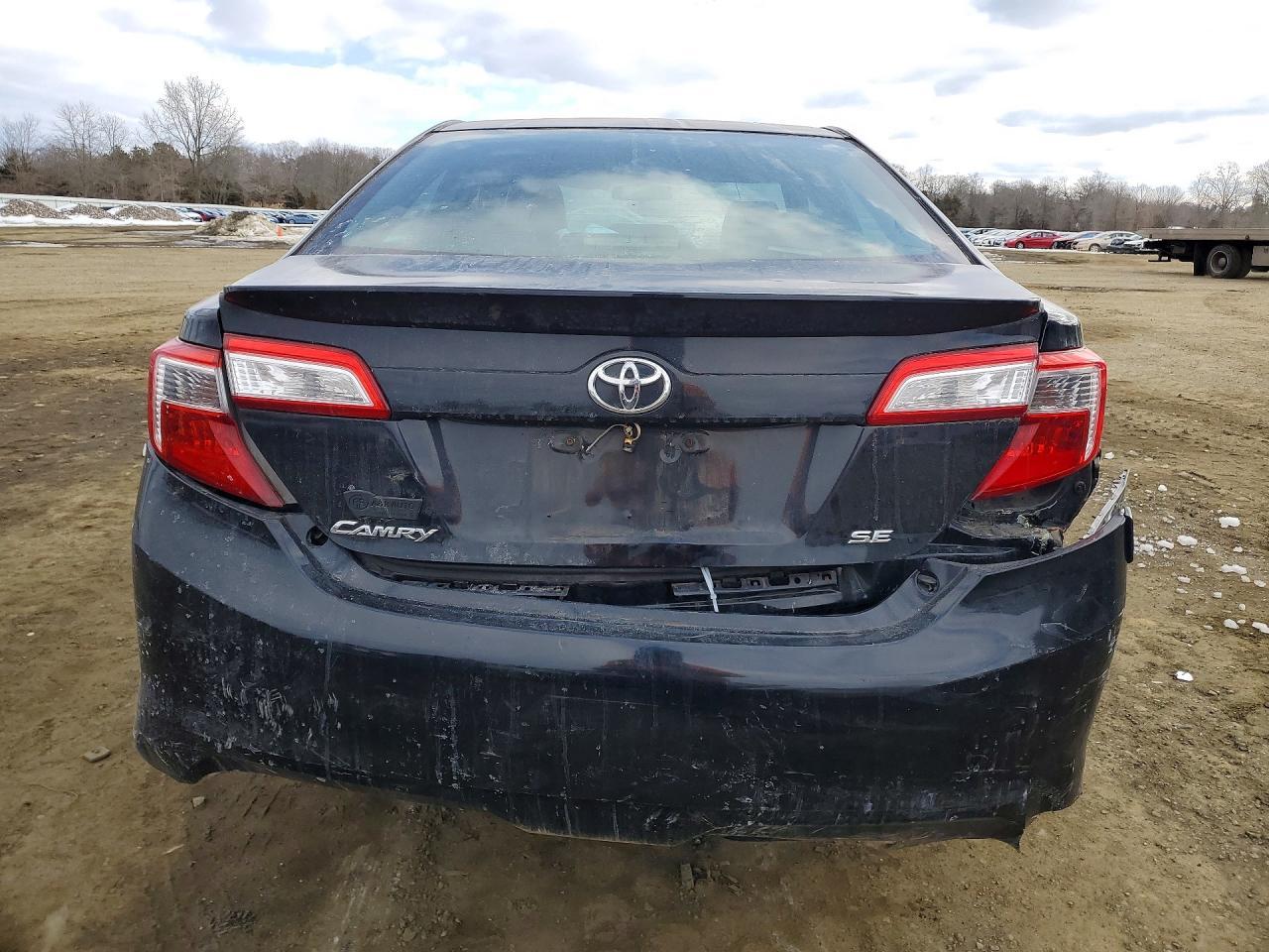 2013 Toyota Camry L - Фото 6