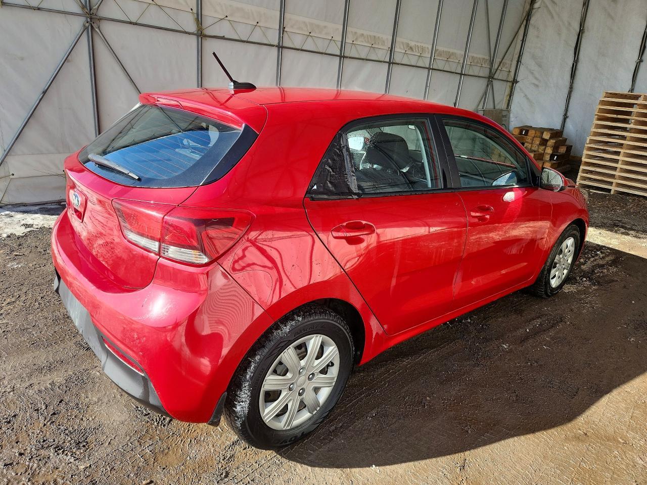 2021 Kia Rio 5-Door S - Фото 3