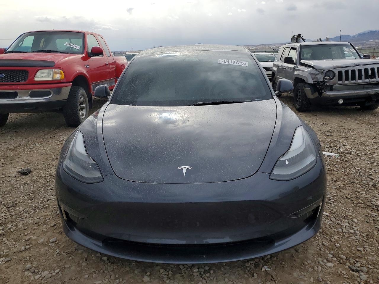 2023 Tesla Model 3 - Фото 5