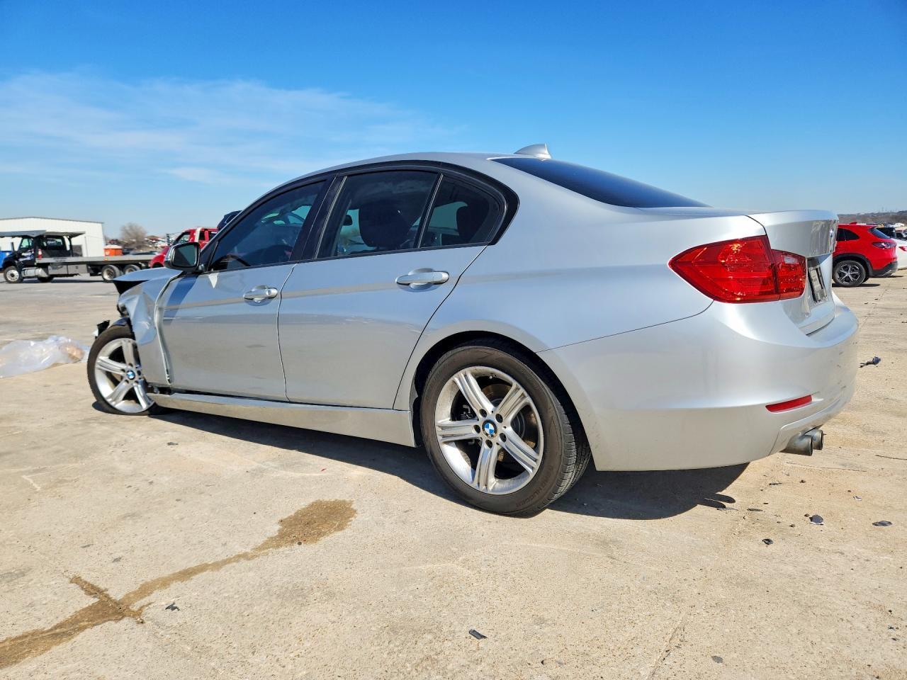 2014 BMW 328 I - Фото 2