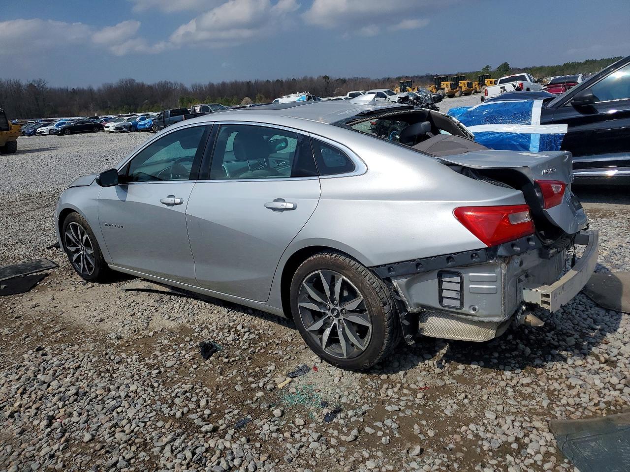 2017 Chevrolet Malibu Lt - Фото 2