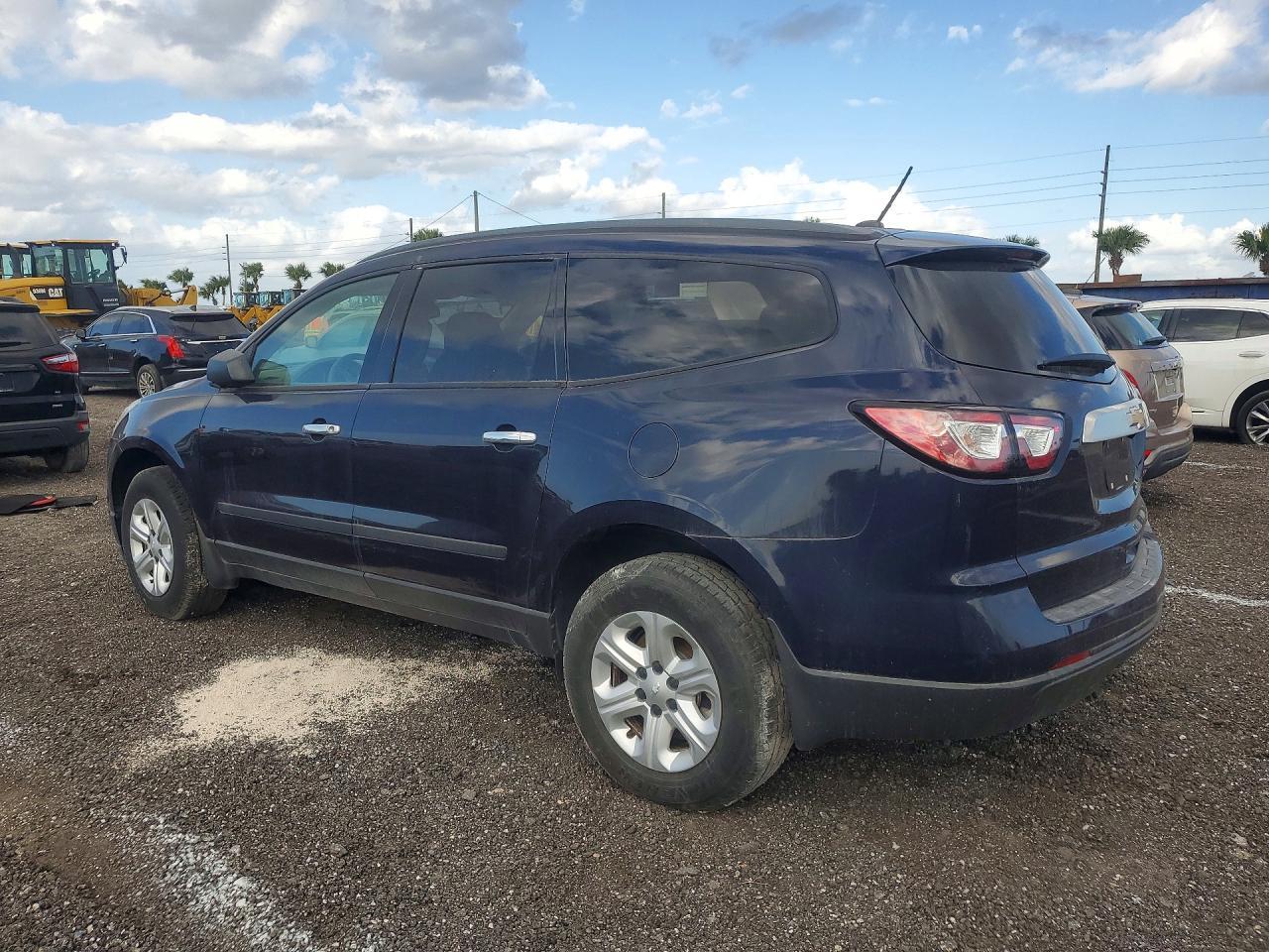 2015 Chevrolet Traverse Ls - Фото 2