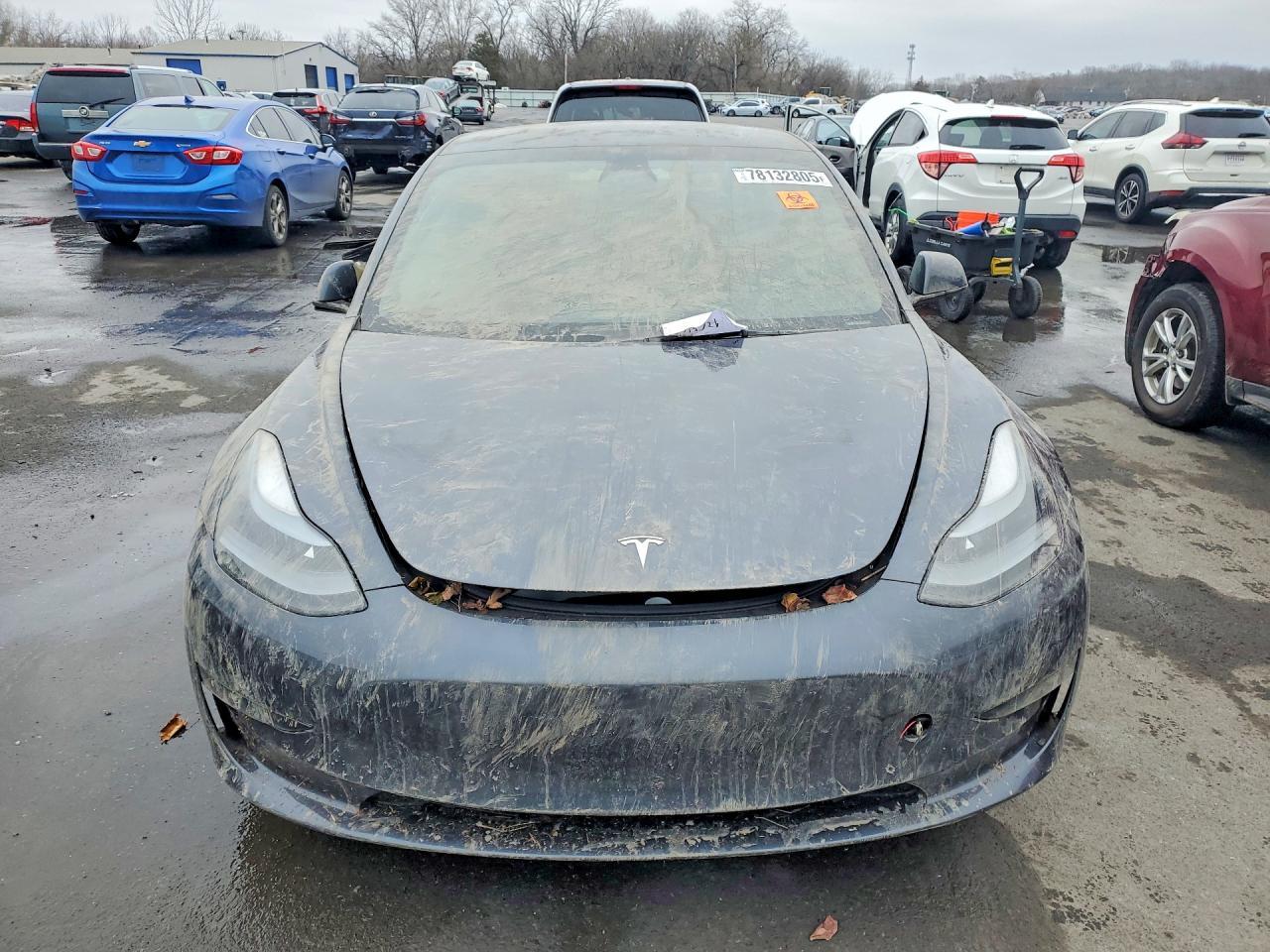 2023 Tesla Model 3 - Фото 5