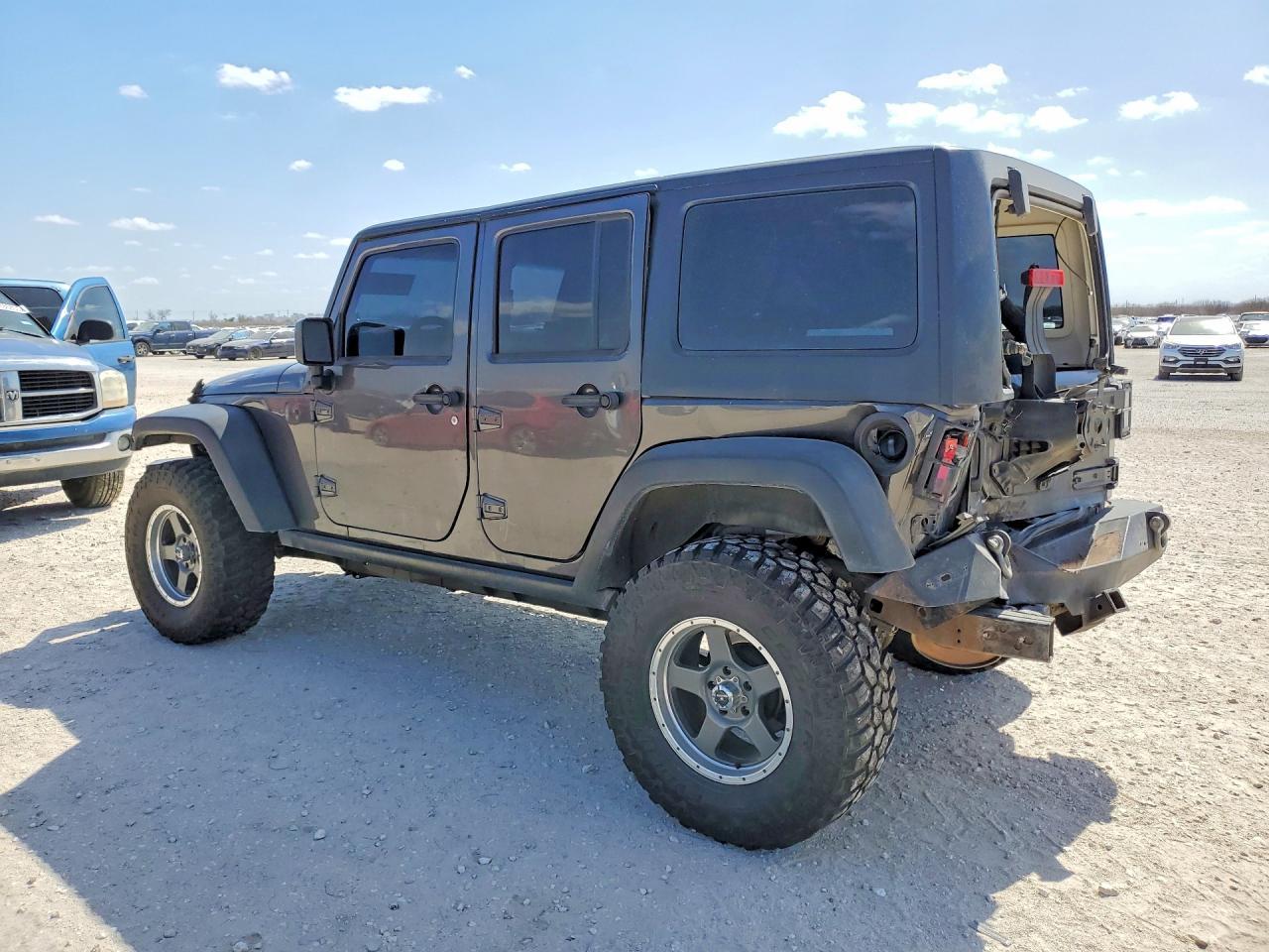 2014 Jeep Wrangler Unlimited Sport - Фото 2