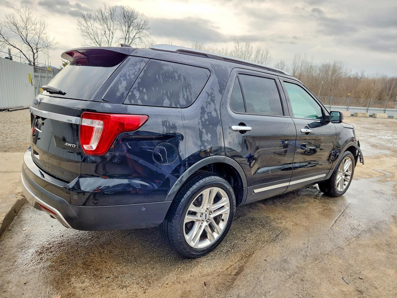 2017 Ford Explorer Limited - Image 3