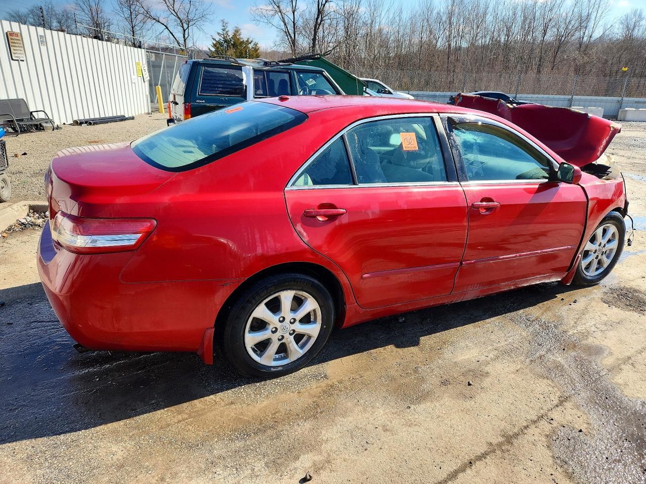 2011 Toyota Camry Le - Image 3