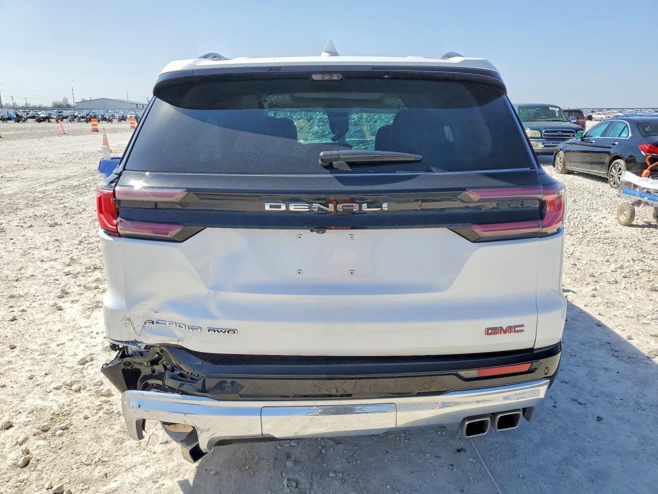 2025 GMC Acadia Denali - Фото 6