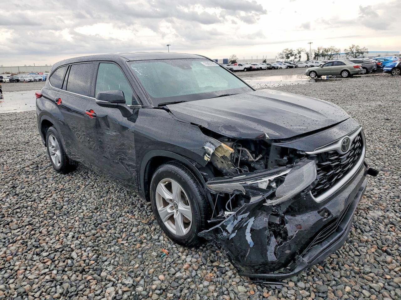 2021 Toyota Highlander Le - Image 4