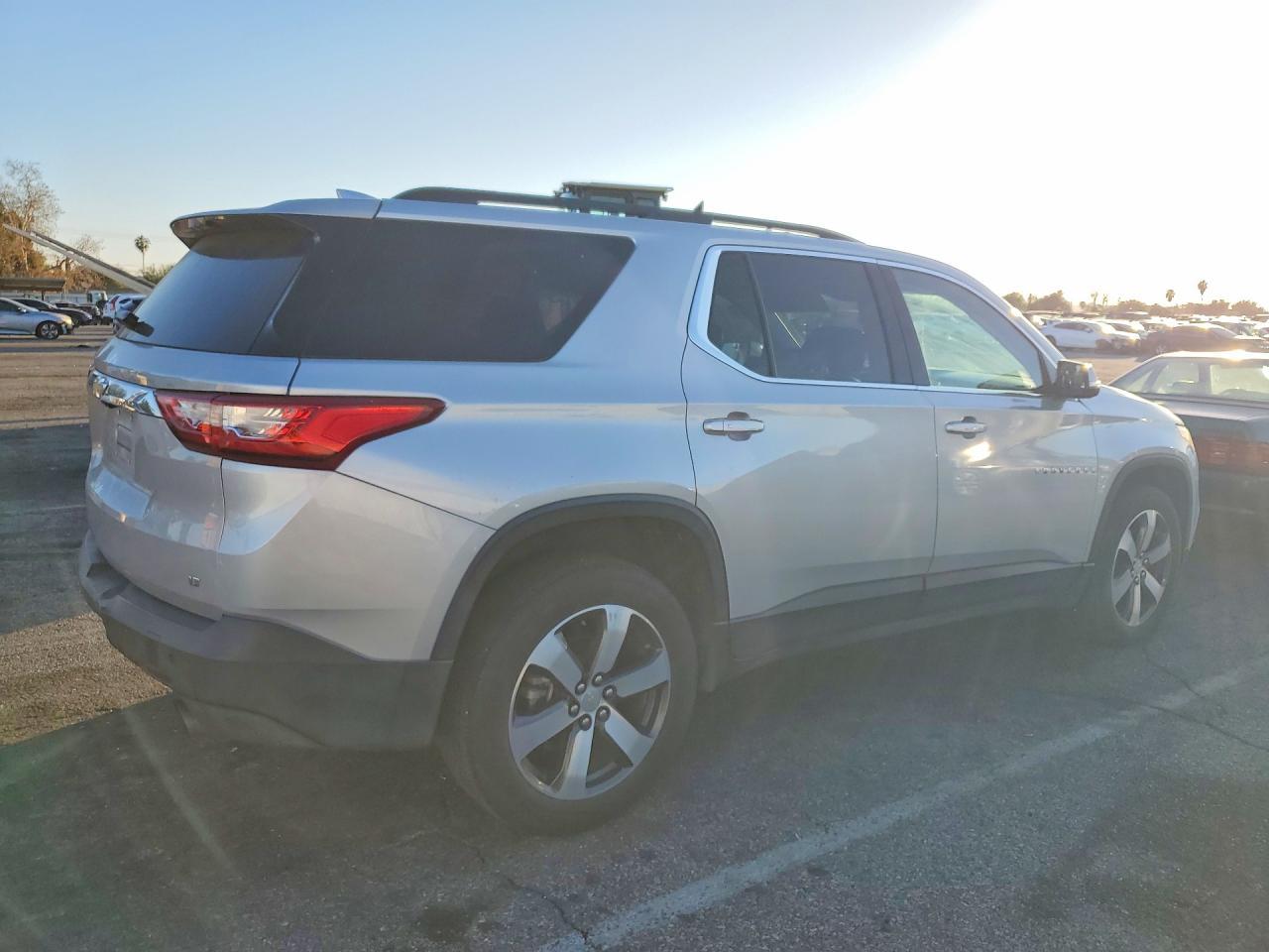 2020 Chevrolet Traverse Lt - Image 3