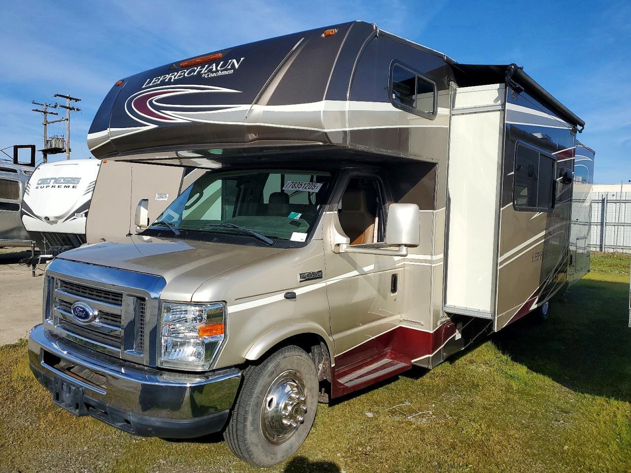 2015 Ford Econoline E450 Super Duty Cutaway Van - Фото 2