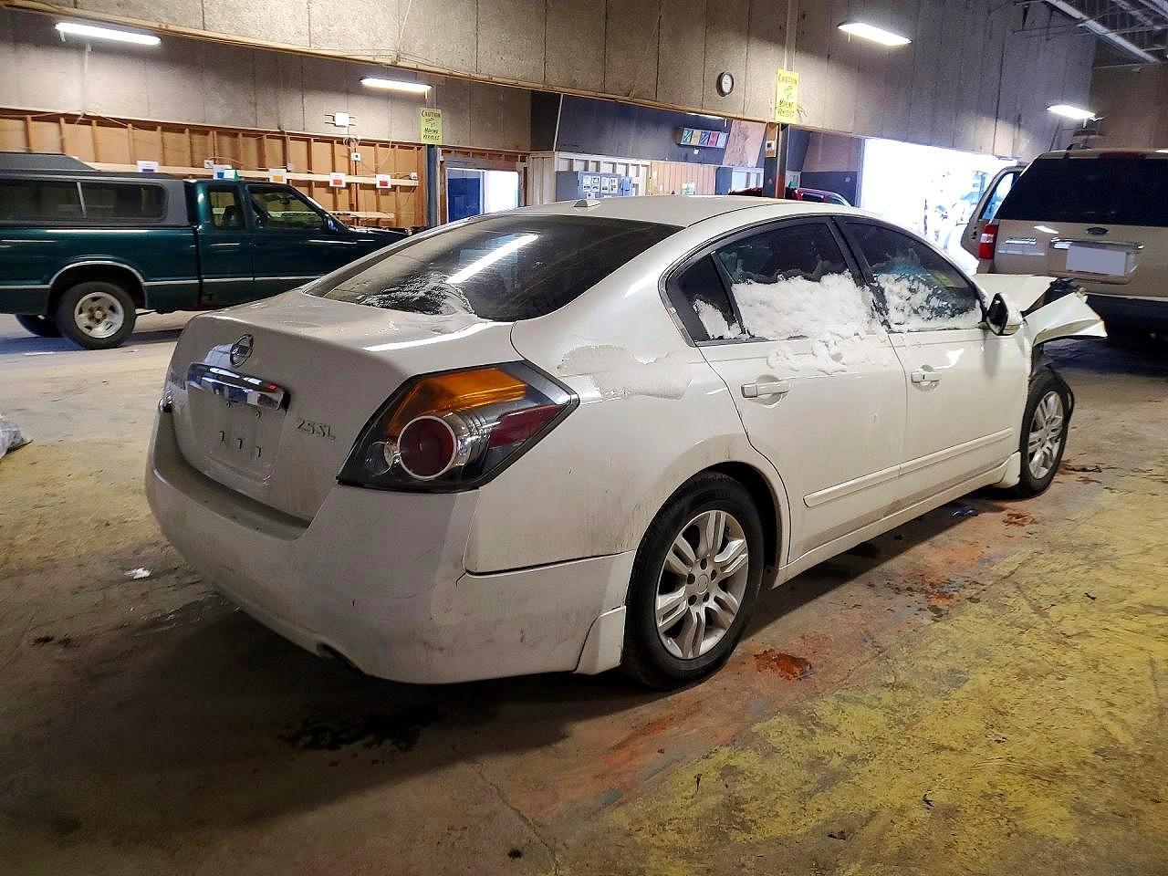 2010 Nissan Altima 2.5 - Фото 3