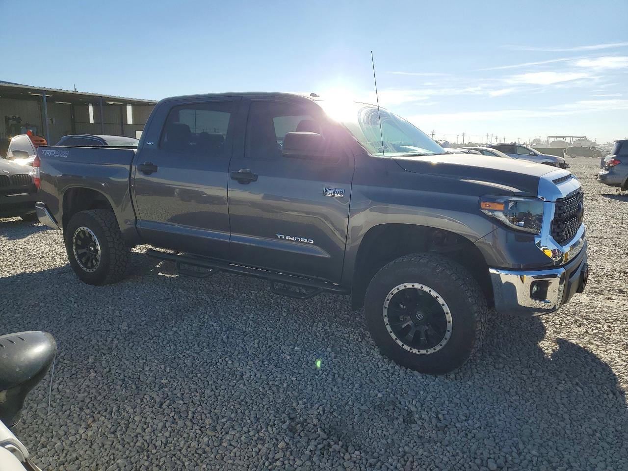2019 Toyota Tundra Crewmax Sr5 - Image 4