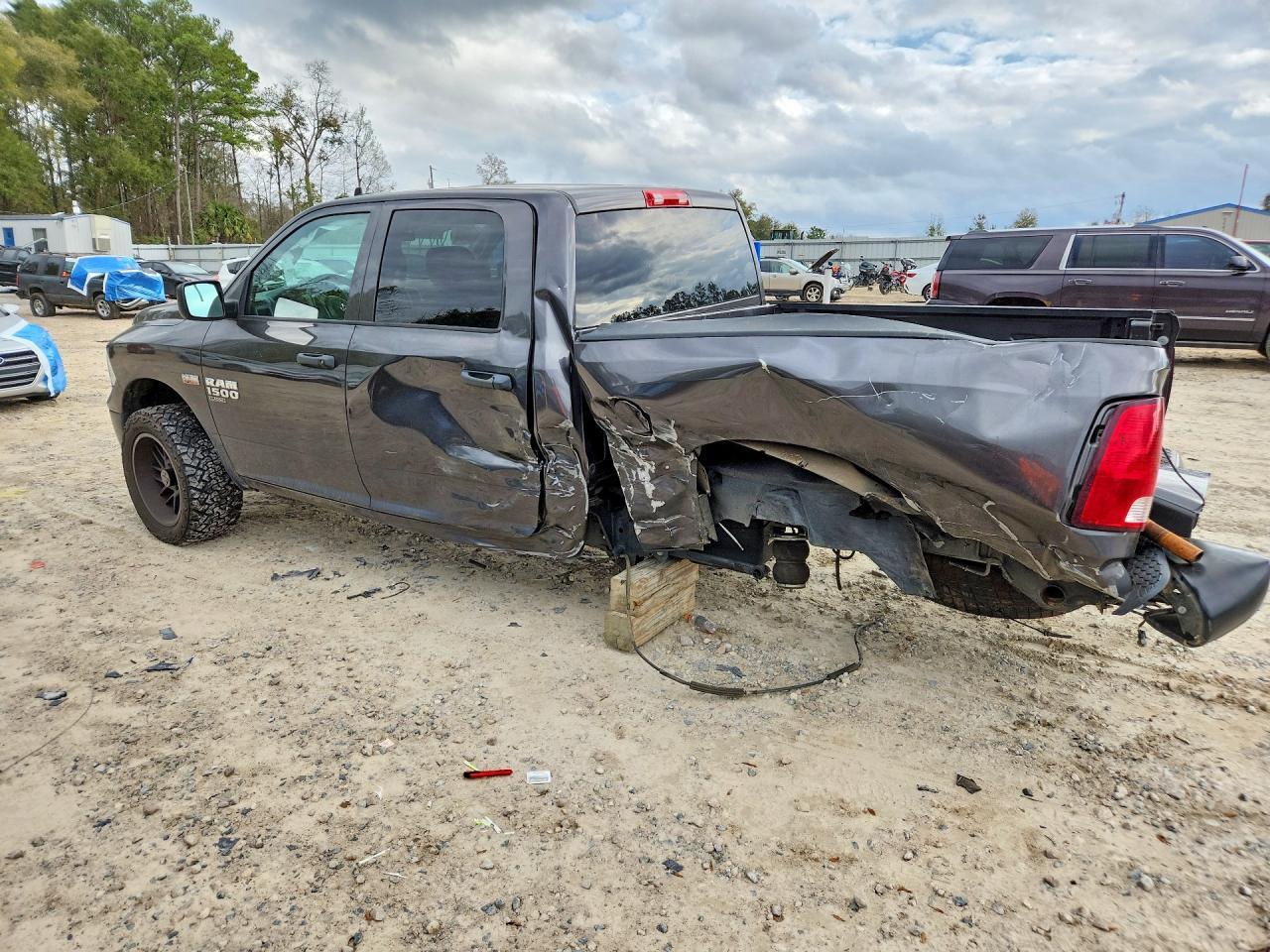 2023 Ram 1500 Classic Tradesman - Фото 2