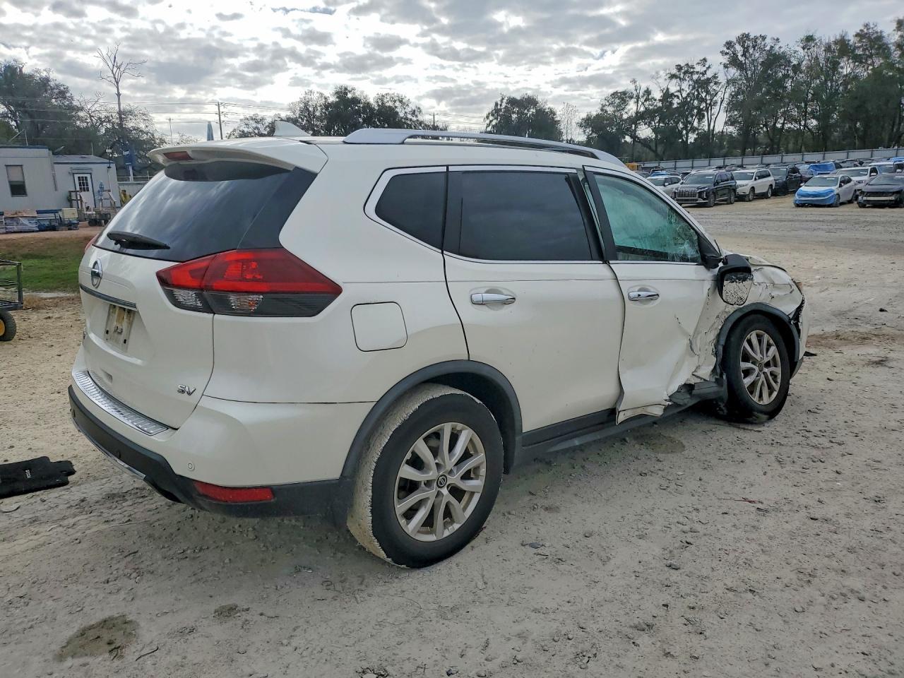 2020 Nissan Rogue Sv - Фото 3
