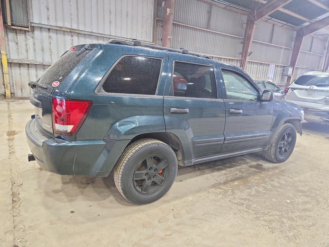 2005 Jeep Grand Cherokee Laredo - Image 3