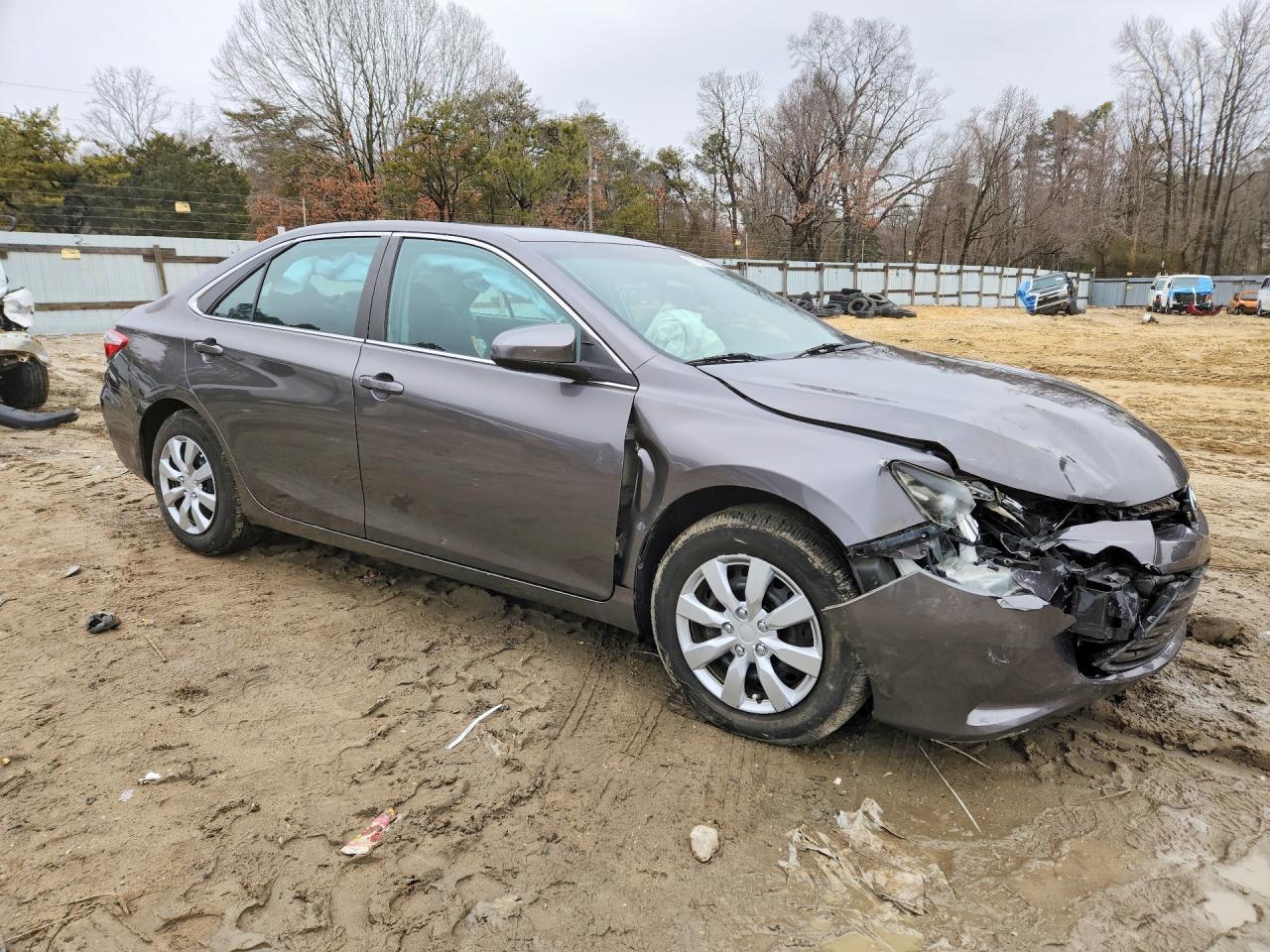2016 Toyota Camry Le - Фото 4