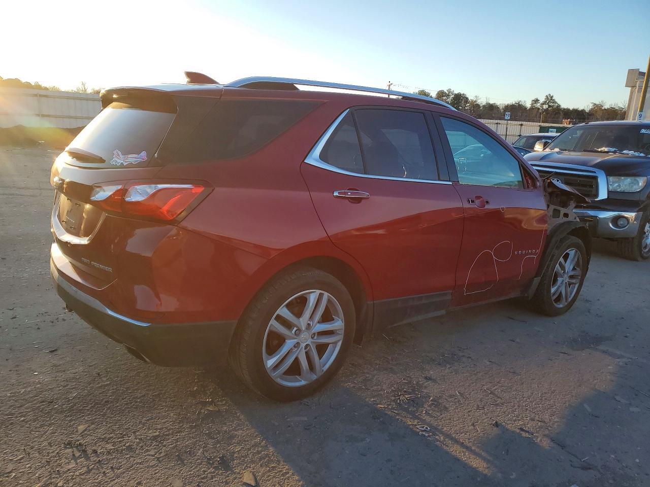 2019 Chevrolet Equinox Premier - Image 3