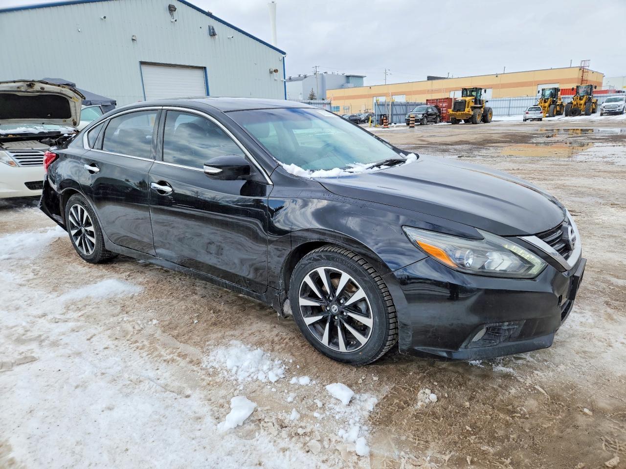 2017 Nissan Altima 2.5 - Image 4