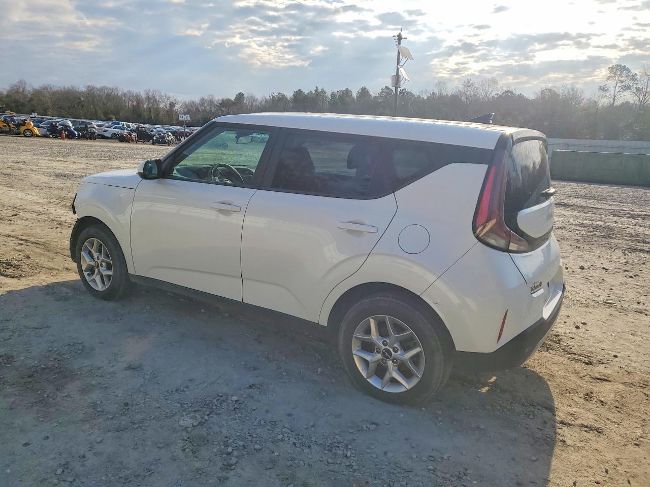 2023 Kia Soul Lx - Фото 2