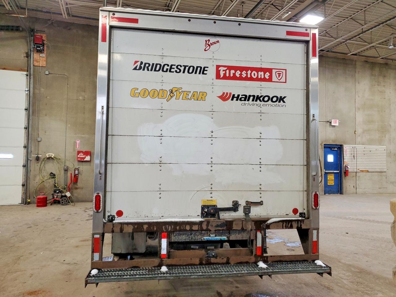 2022 Ford Econoline E450 Super Duty Cutaway Van - Image 6