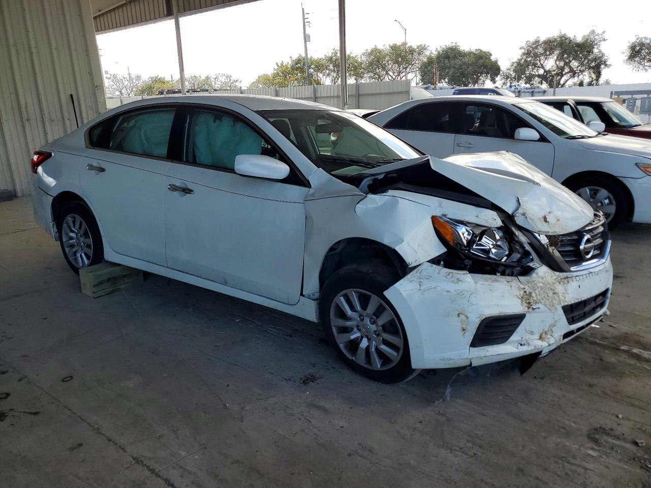 2016 Nissan Altima 2.5 S - Image 4