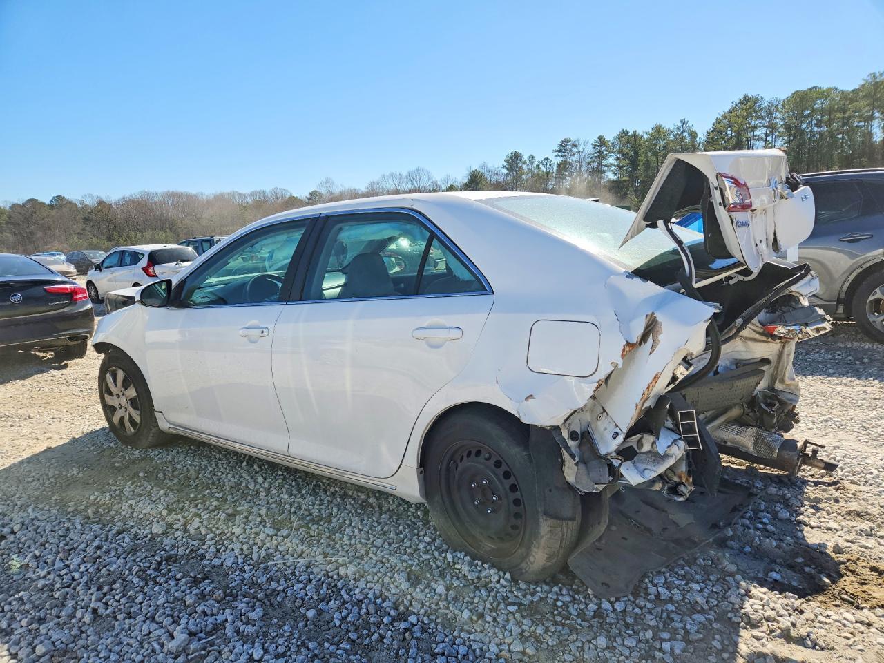 2014 Toyota Camry L - Фото 2