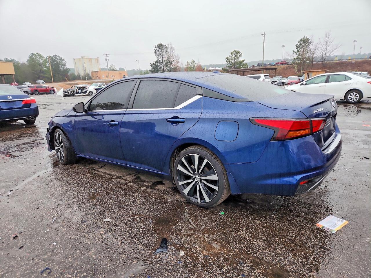 2021 Nissan Altima Sr - Фото 2