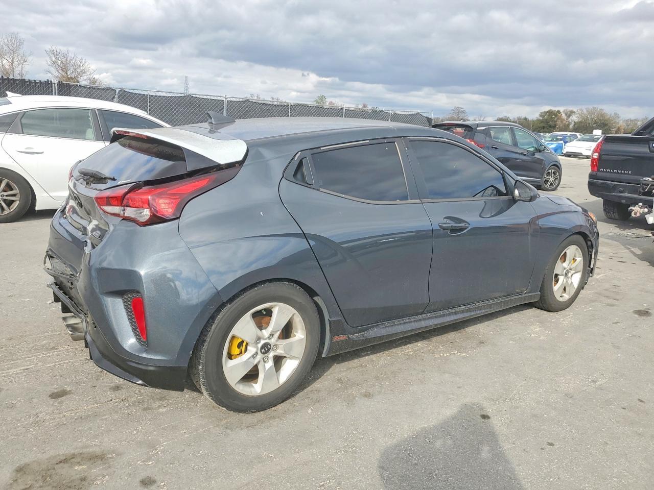 2019 Hyundai Veloster Turbo - Фото 3