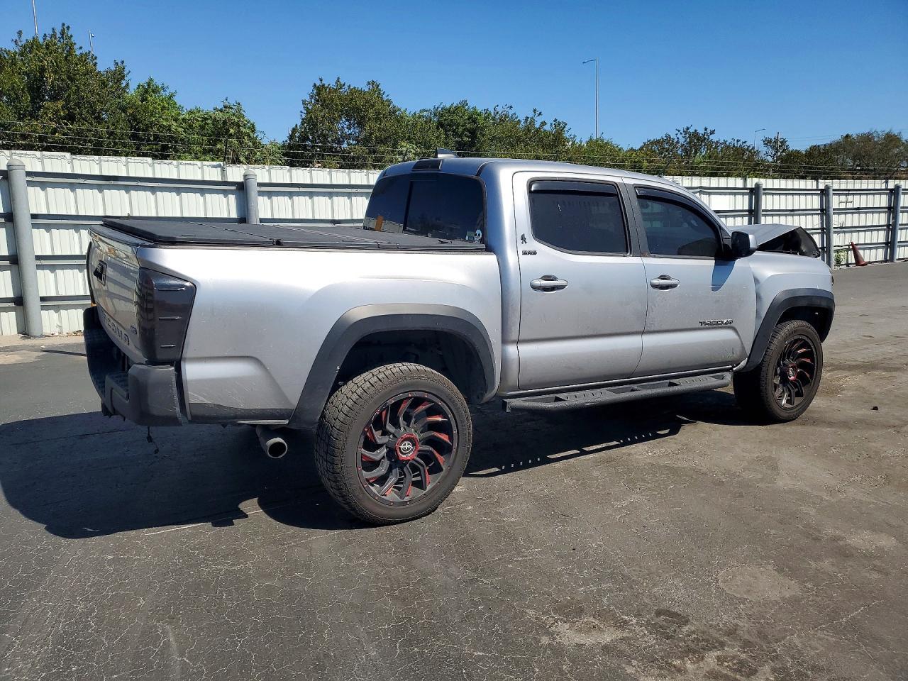 2021 Toyota Tacoma Double Cab - Фото 3