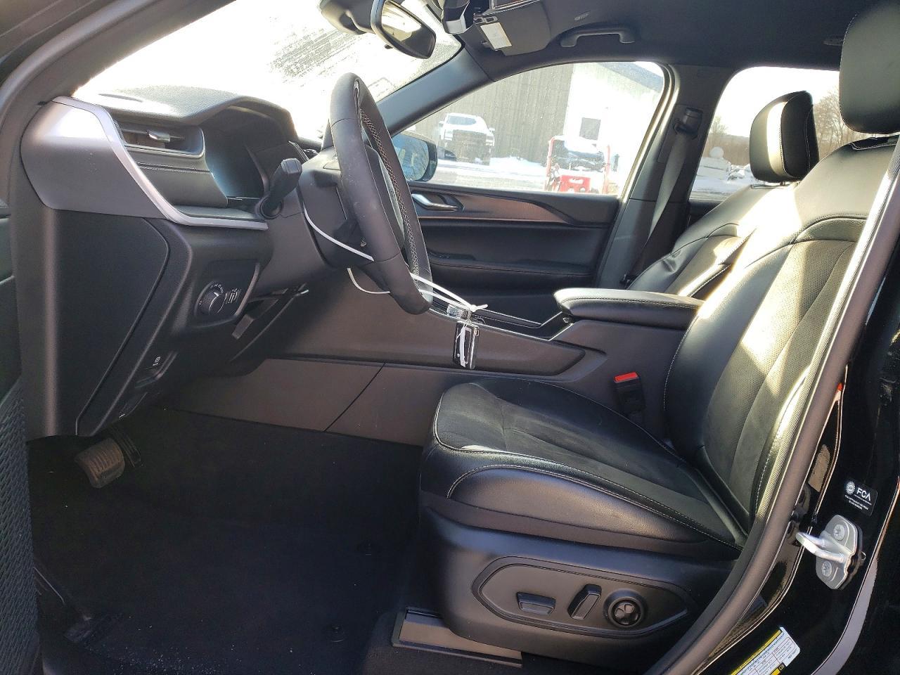 2024 Jeep Grand Cherokee Laredo - Image 7