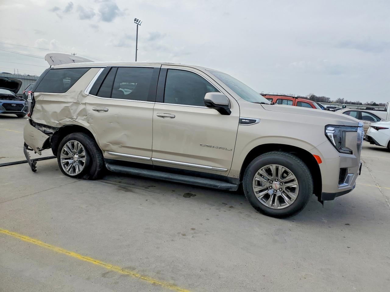 2021 GMC Yukon Denali - Фото 4