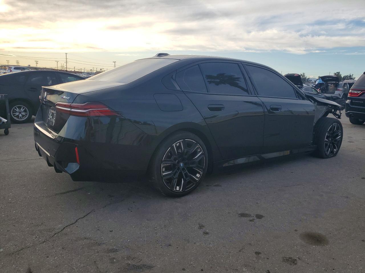 2024 BMW I5 M60 - Фото 3