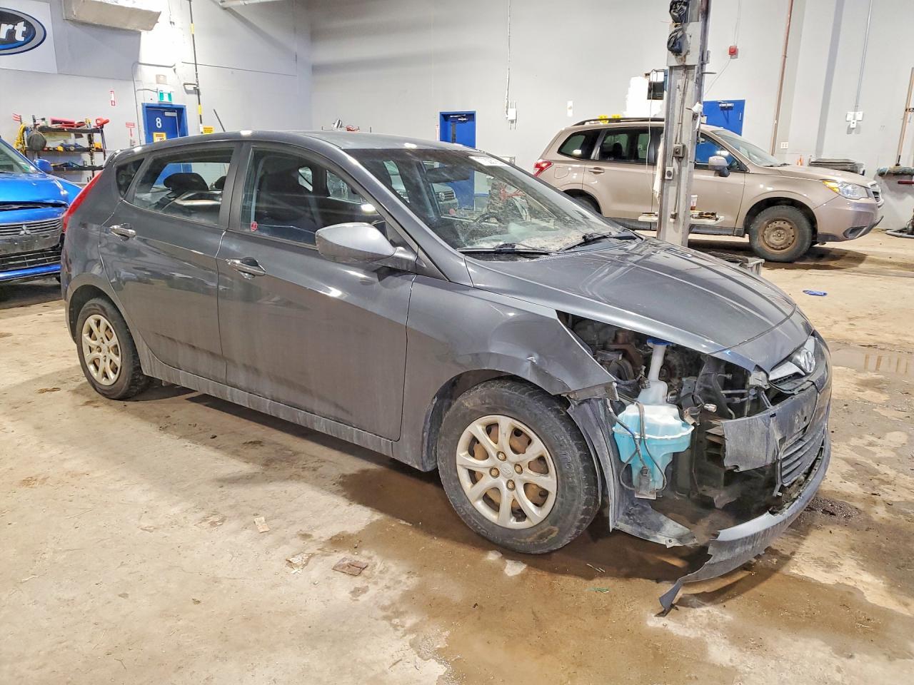 2013 Hyundai Accent Gls - Фото 4