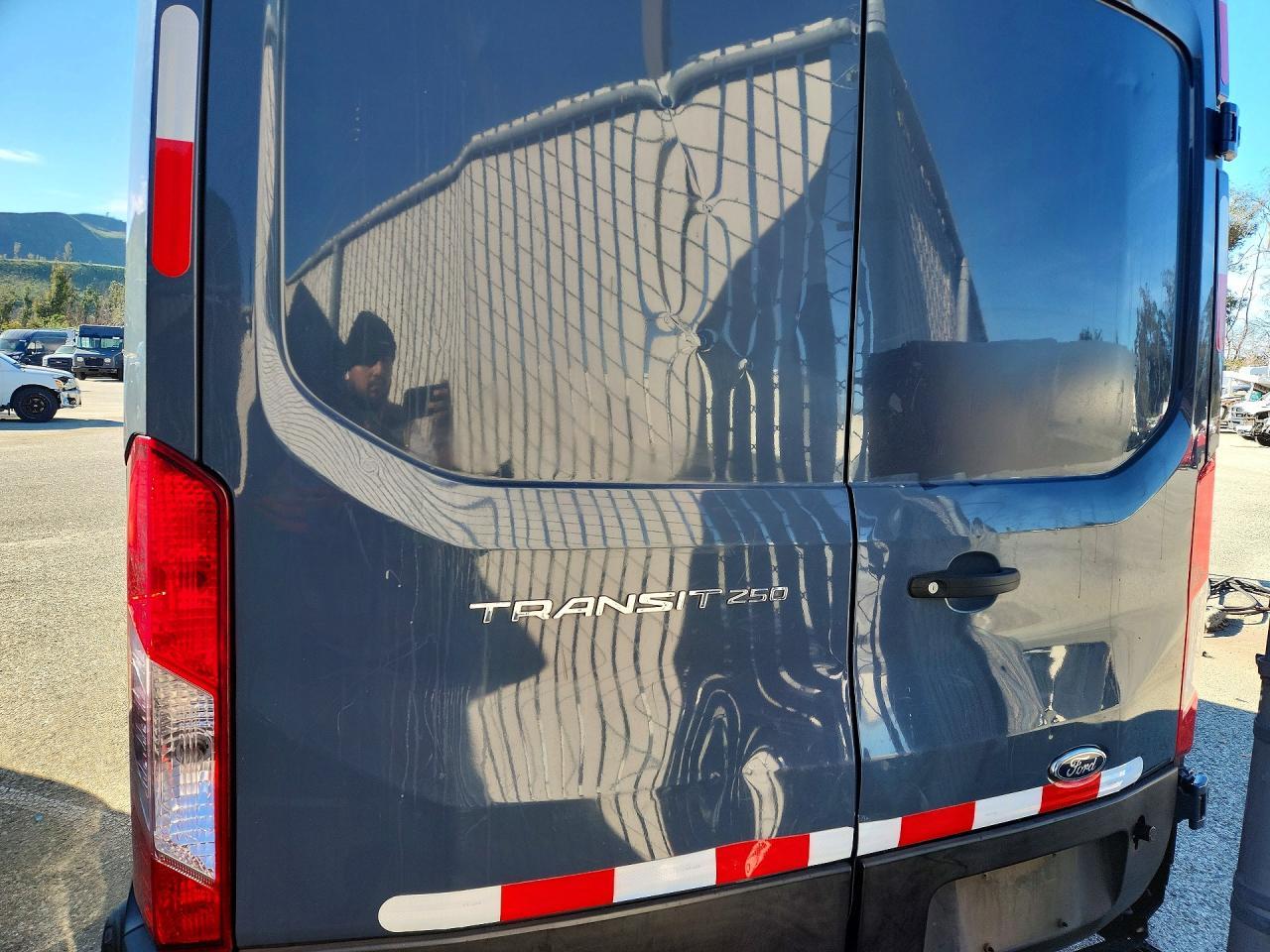 2020 Ford Transit T-250 - Cargo Van *** Prior Fleet *** - Фото 6