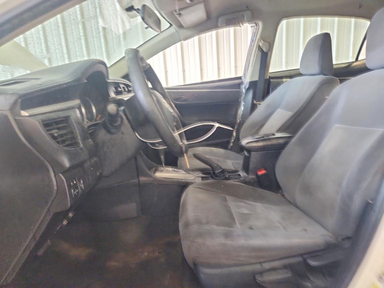 2014 Toyota Corolla L - Фото 7