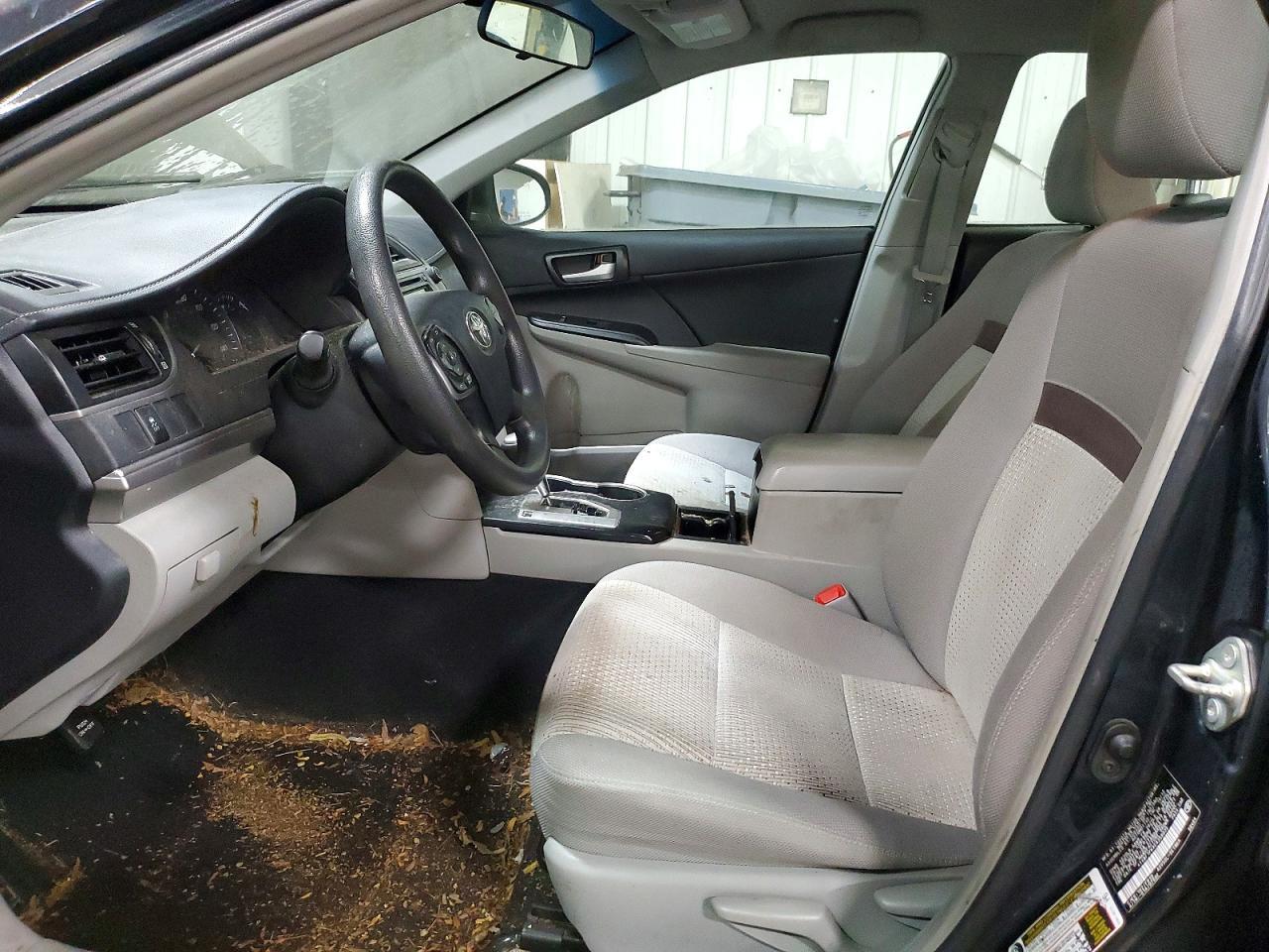 2014 Toyota Camry Le - Image 7
